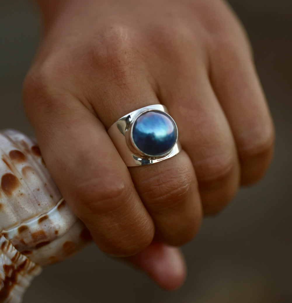 Size 6 Chunky Mabe Pearl Ring